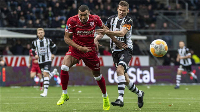 紧张氛围中 紧张氛围中